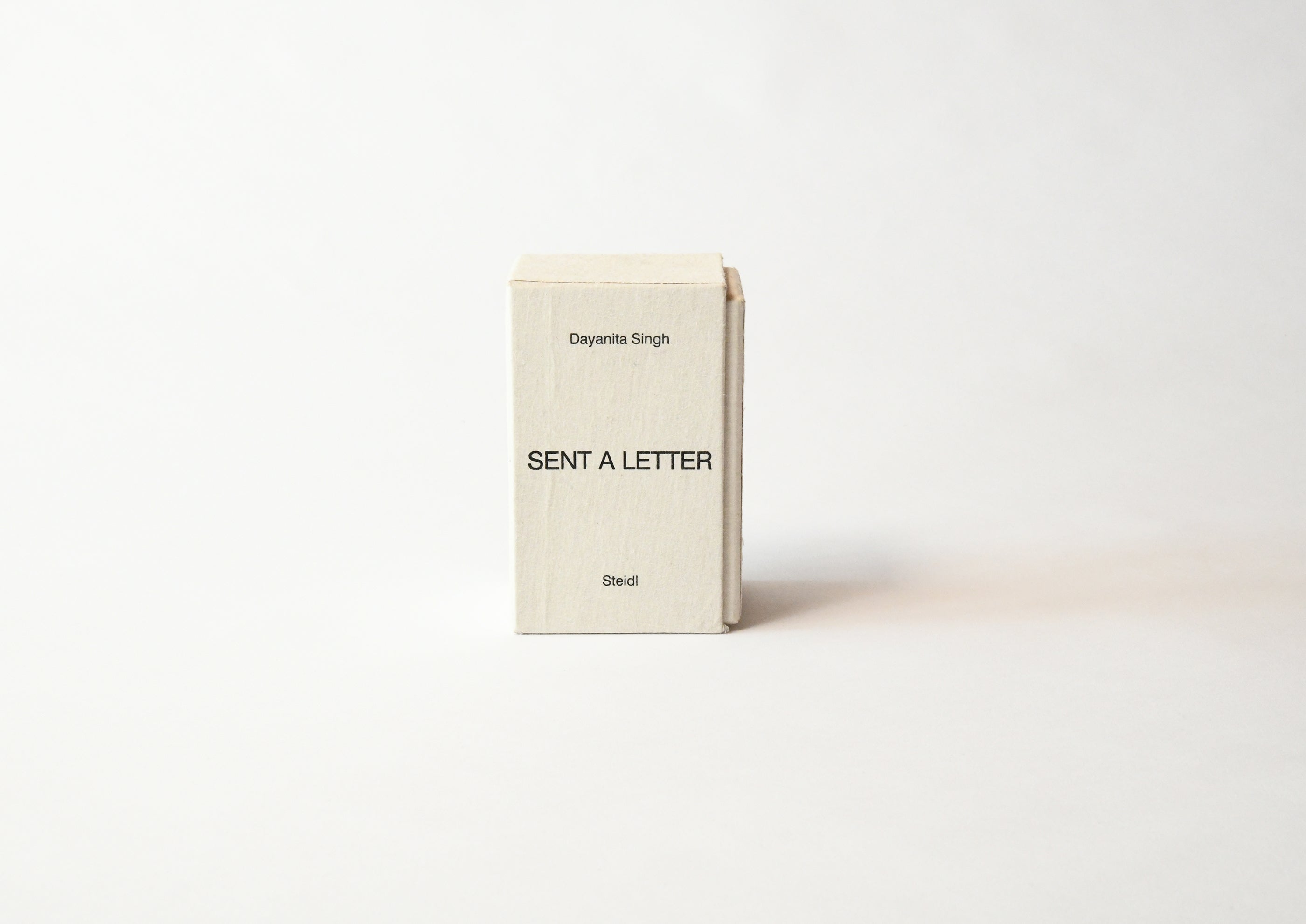 Dayanita Singh SENT A LETTER／ダヤニータ・シン作品集 SENT A LETTER/Dayanita Singh – FRAGILE BOOKS